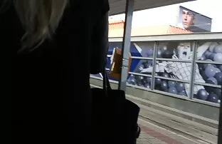 XXX مقعد با یک دختر شیرین عکس سکسی پستون گنده