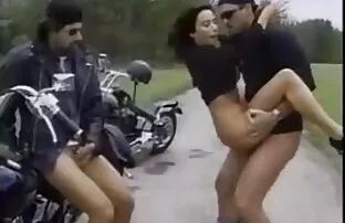 XXX گیک دختری زرق و برق عکس سکسی کون گنده ایرانی دار را لعنتی می کند